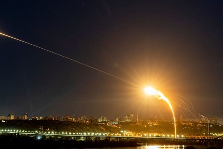 Rusiya Kiyevə 6  “İskəndər” ballistik raketi atdı