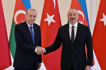 Rəcəb Tayyib Ərdoğan İlham Əliyevi Müstəqillik Günü münasibətilə təbrik edib