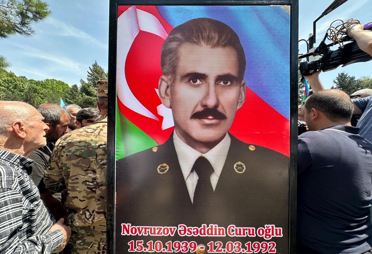Mingəçevirdə Birinci Qarabağ müharibəsi şəhidinin qalıqları dəfn olunub - FOTO