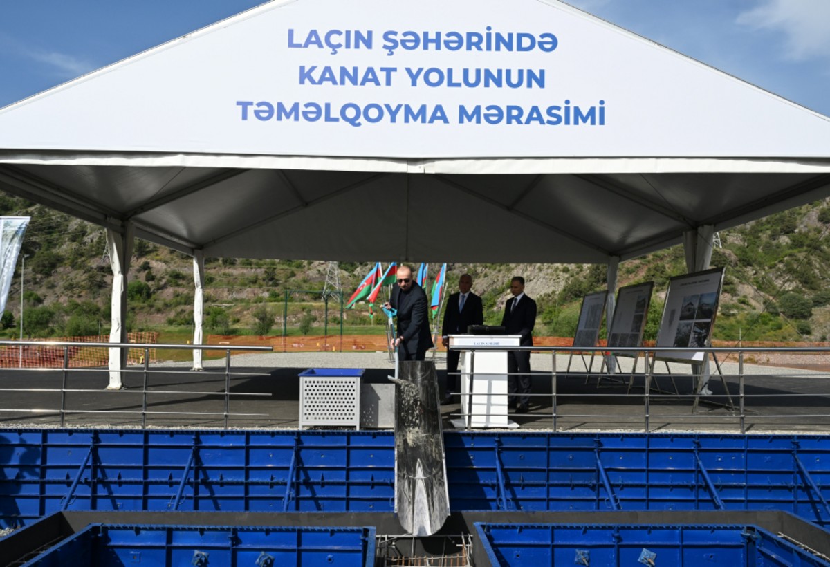 Laçın kanat yolunun təməli qoyulub