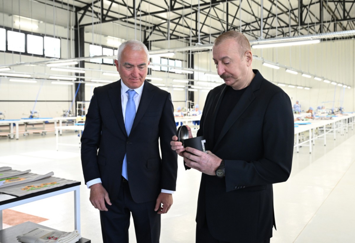 İlham Əliyev “LATIFA” Laçın tikiş fabrikinin açılışında - YENİLƏNİB