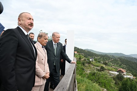 Azərbaycan və Türkiyə prezidentləri, Pakistanın Baş naziri Laçın şəhərində seyrəngahda olublar - FOTO