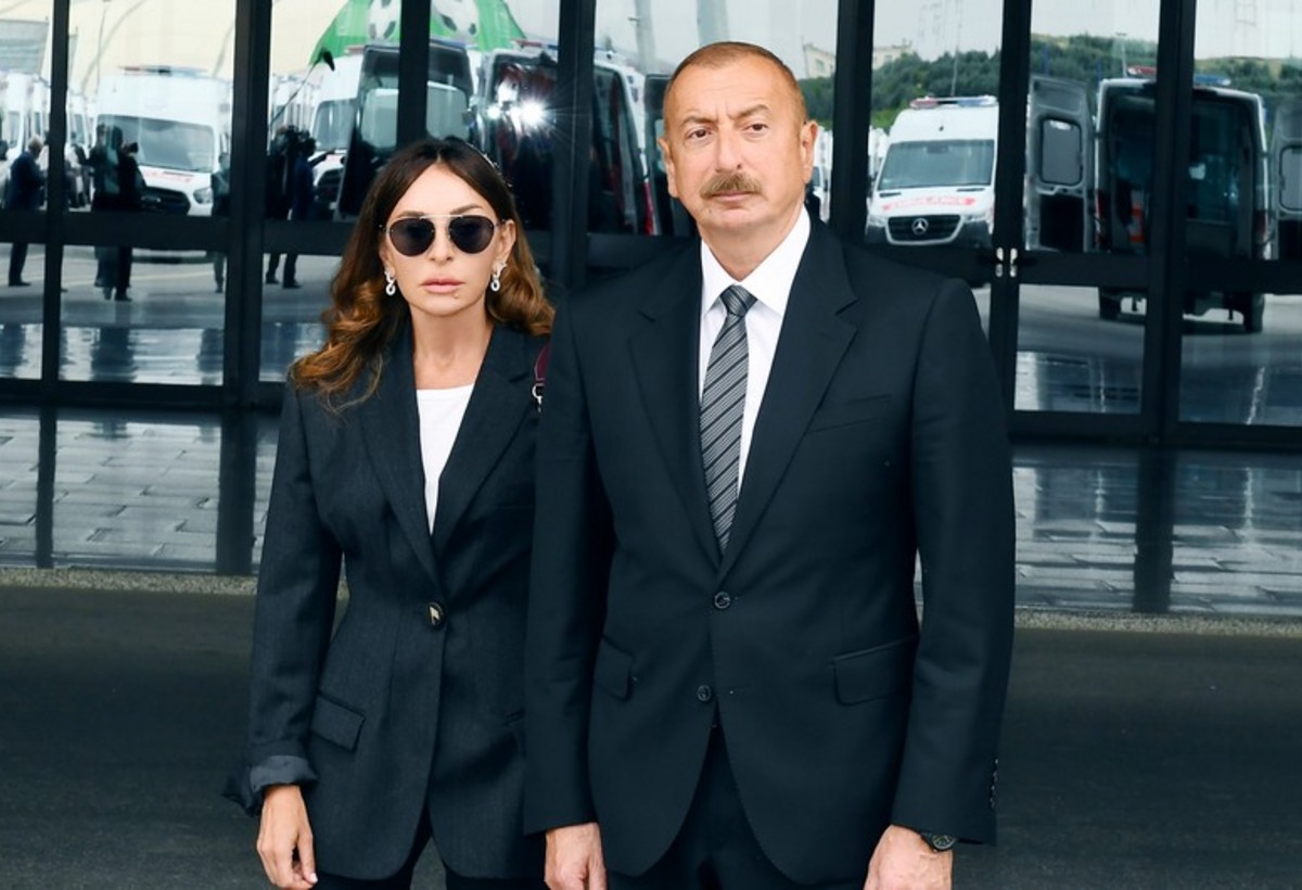 Milli Məclis İlham Əliyev və Mehriban Əliyevanı Müstəqillik Günü münasibətilə təbrik edib
