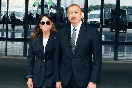 Milli Məclis İlham Əliyev və Mehriban Əliyevanı Müstəqillik Günü münasibətilə təbrik edib
