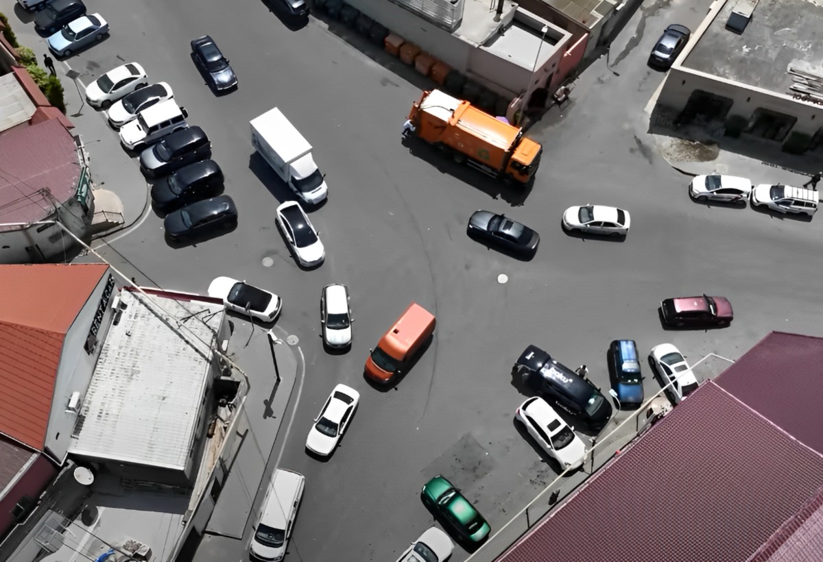 Piyadaların kabusuna çevrilən yol: Keşlə məscidinin qarşısındakı ərazidə PROBLEM