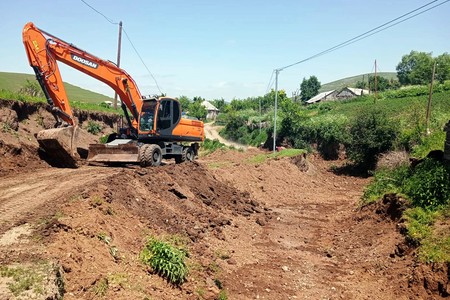 Daşkəsəndə iki kəndə gedən avtomobil yolu təmir olunub