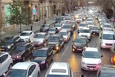Bu yollarda sıxlıq var - SİYAHI