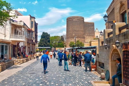 Azərbaycana 5 ayda 1 milyona yaxın turist gəldi