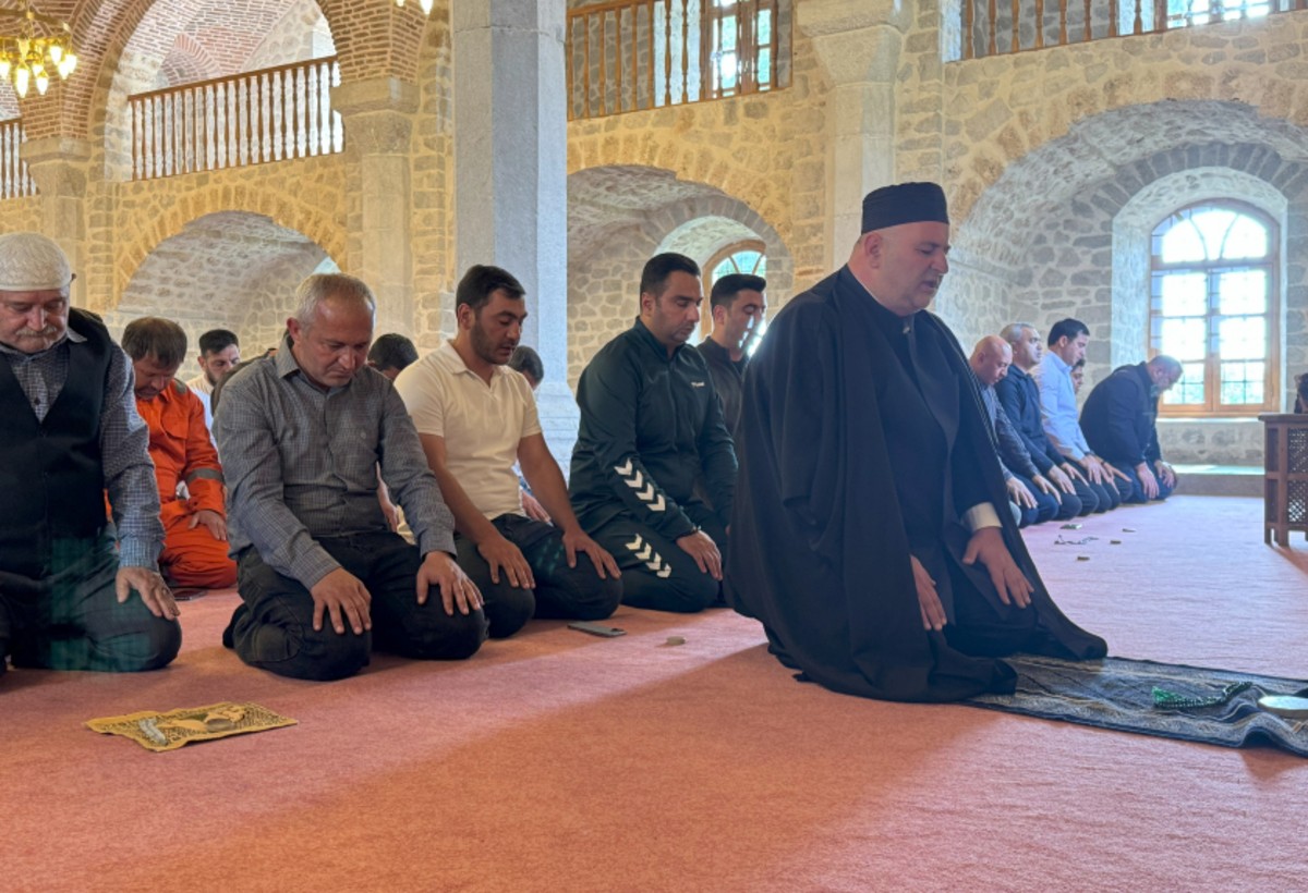 Şuşada bayram namazı qılınıb
