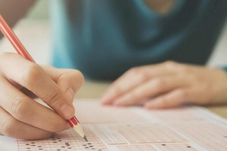 Qəbul imtahanında ən yüksək nəticəni göstərən abituriyentlər