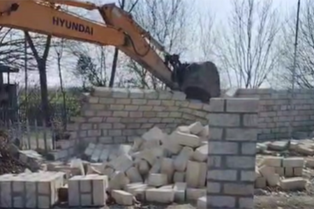 İmişlidə qanunsuz tikili söküldü