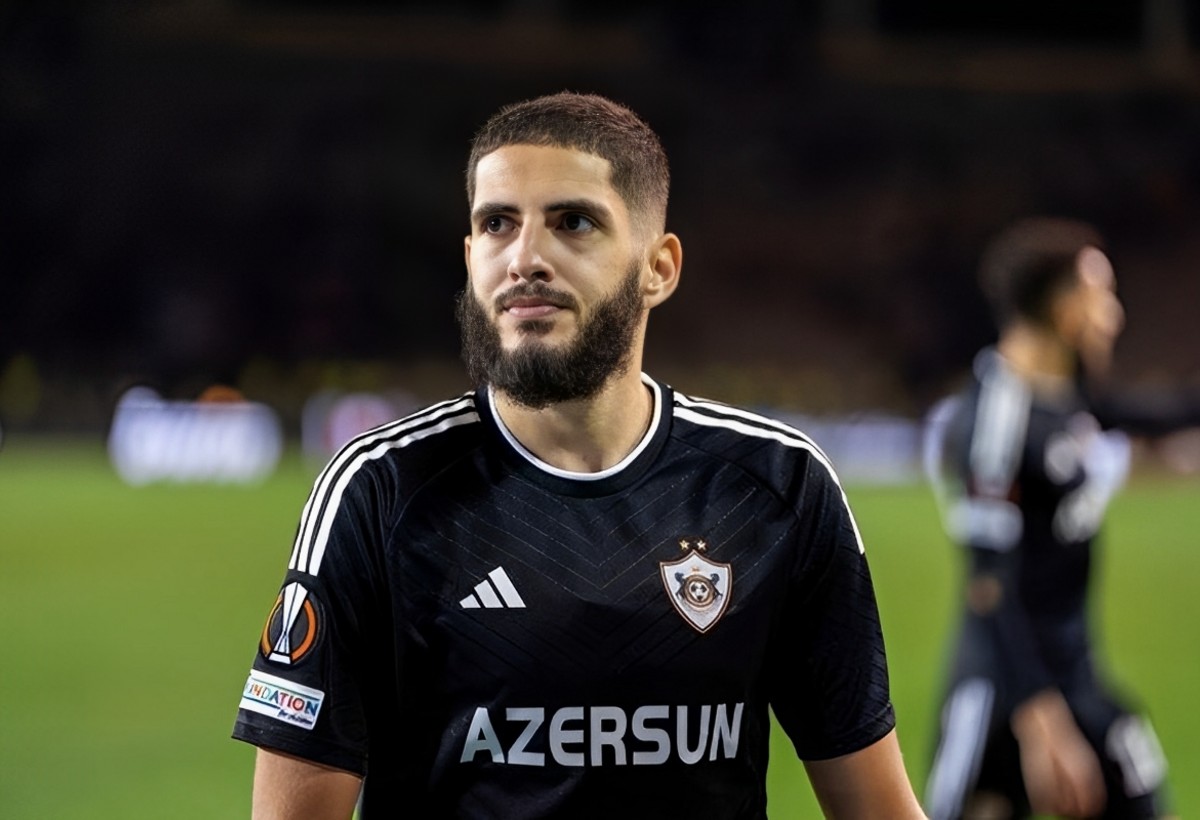Qarabağ Yassin Benzia ilə yollarını ayırdığını açıqlayıb