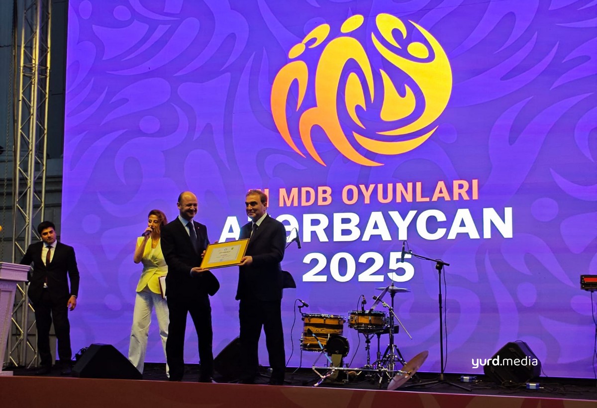 Gəncənin MDB-nin idman paytaxtı seçilməsi ilə bağlı sertifikat şəhər rəhbərliyinə təqdim edilib