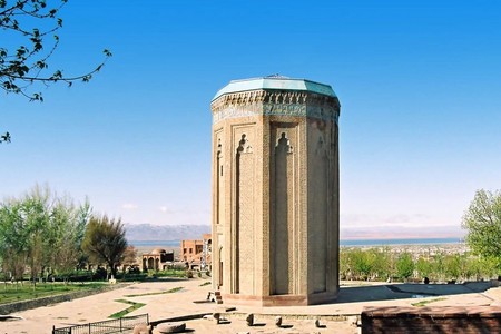Möminə xatun türbəsinin restavrasiyasına başlanılır