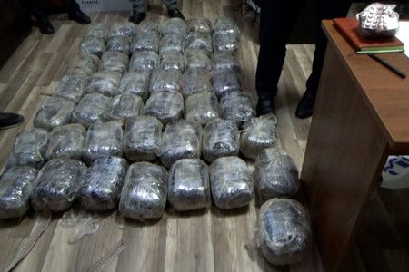 Həftəsonu 60 kiloqramdan artıq narkotik vasitə götürülüb