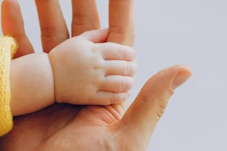 Azərbaycanda doğulan və ölənlərin sayı azalıb