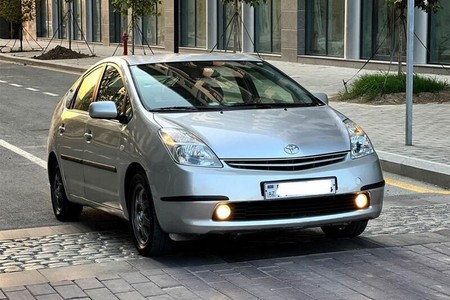 Qubada 4 qadının olduğu Prius” dərəyə aşdı - Hamısı sərxoş imiş