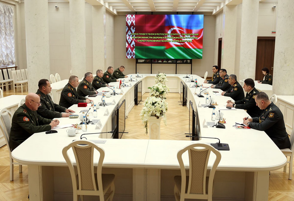 Minskdə Azərbaycan və Belarus müdafiə nazirləri görüşüblər