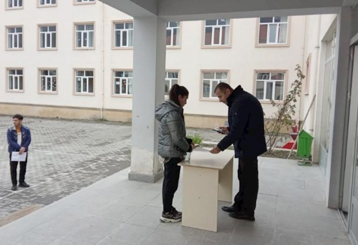 Əmisi oğlunun yerinə imtahan vermək istəyən şəxs TUTULDU