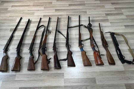 Qobustanda odlu silahlar aşkarlandı