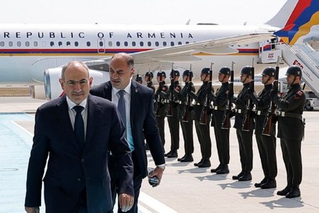 Paşinyan Türkiyədə səfərdədir