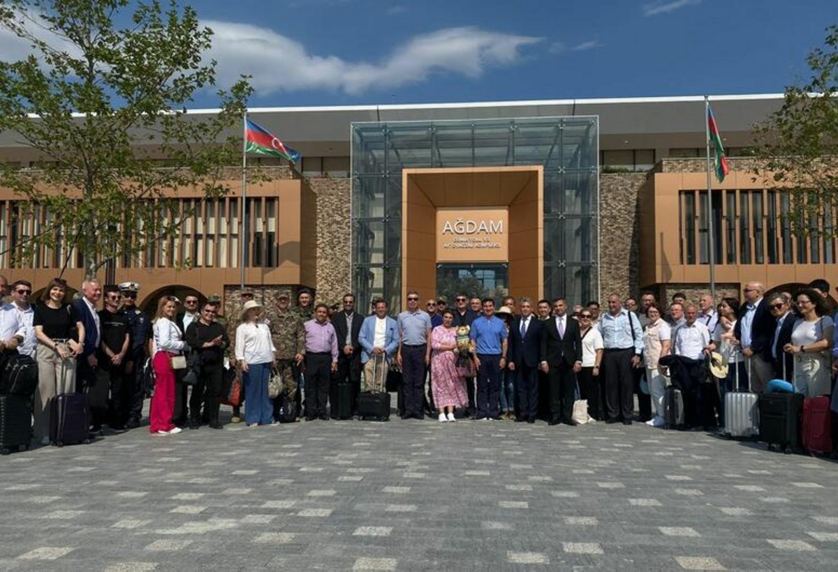 Hikmət Hacıyev diplomatların Qarabağa səfəri ilə bağlı paylaşım etdi