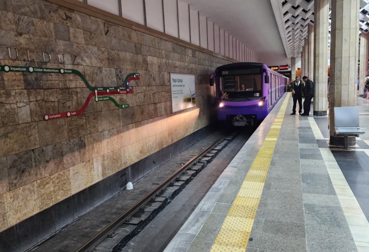 Bu gün Bakı metrosu saat 02:00-a qədər işləyəcək