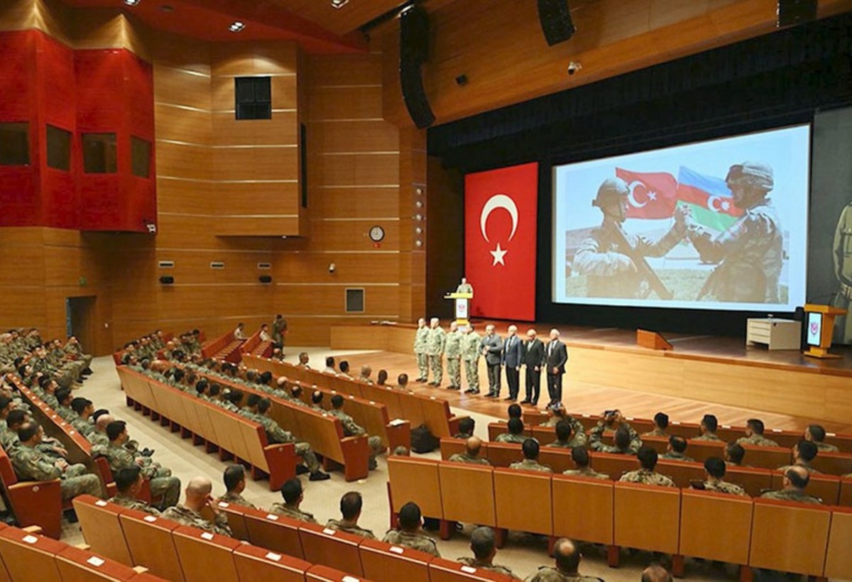 Müdafiə Nazirliyi həftəlik icmalını təqdim edib