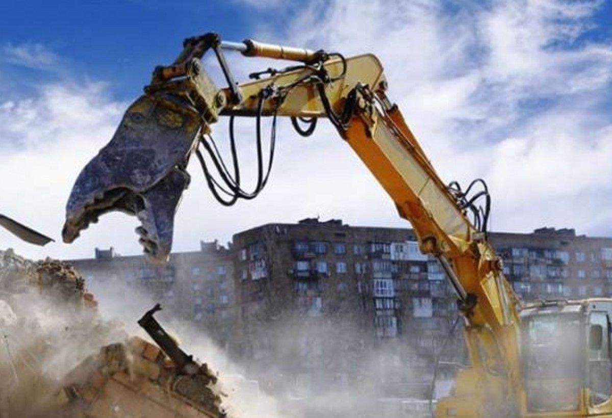 Ev dağıdan ekskavator sürücüsü azadlığa buraxıldı - YENİLƏNİB