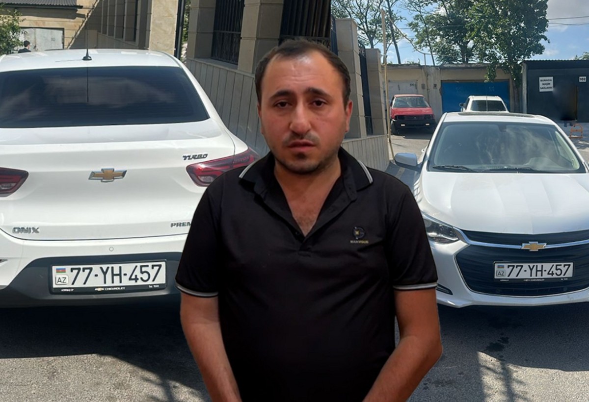Qadın sərnişinlə tanış olmaq istəyən taksi sürücüsü saxlanıldı