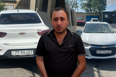 Qadın sərnişinlə tanış olmaq istəyən taksi sürücüsü saxlanıldı