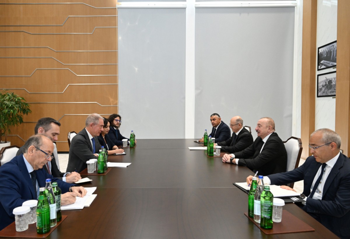 İlham Əliyev Mingəçevirdə İtaliyanın nazirinin başçılıq etdiyi nümayəndə heyətini qəbul edib