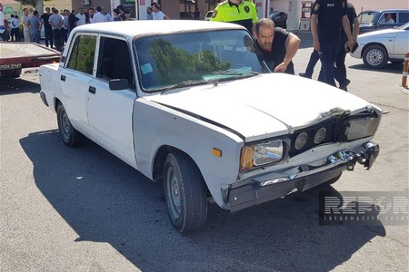 Göyçayda avtomobil motosikletlə toqquşub, ölən var