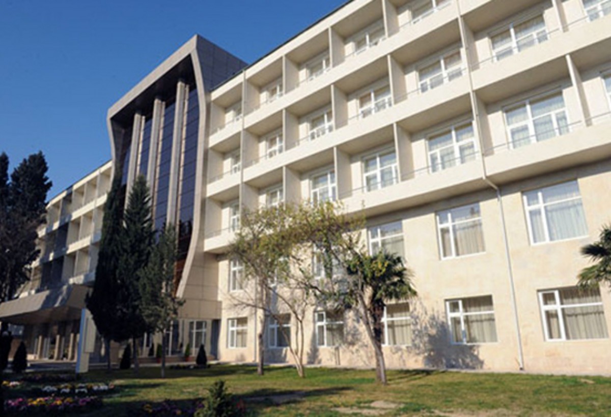 Elmi Cərrahiyə Mərkəzi 1,2 milyon manatlıq tibbi alətlər alacaq