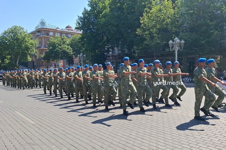 Gəncədə hərbi parad keçirilib - FOTO