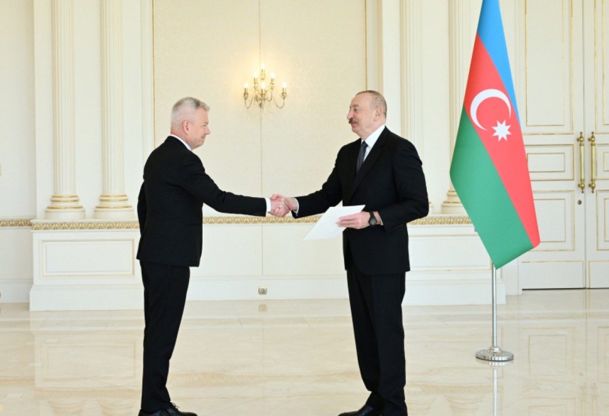 Prezident Polşanın yeni səfirinin etimadnaməsini qəbul edib - FOTO