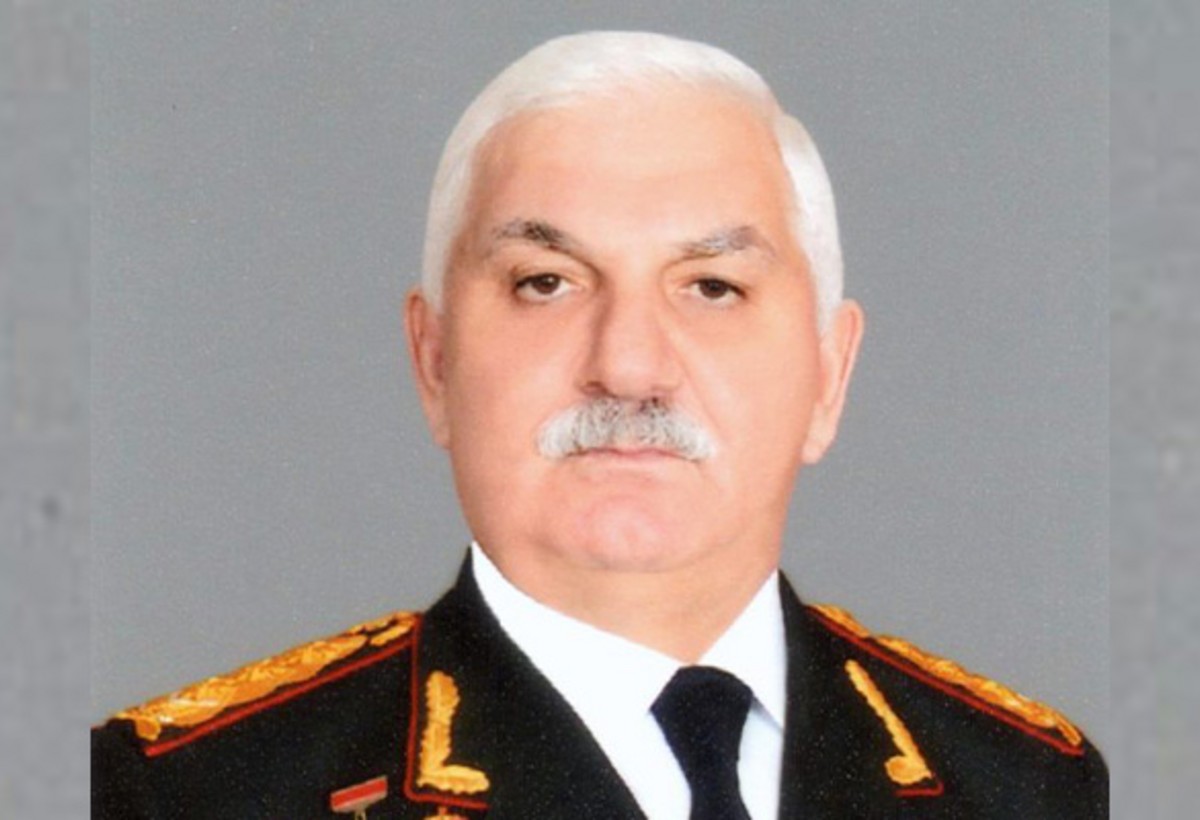 Bəylər Eyyubov vəzifəsindən azad edildi