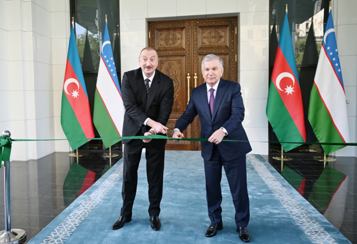Prezidentlər Özbəkistan səfirliyinin yeni binasının açılışında iştirak ediblər