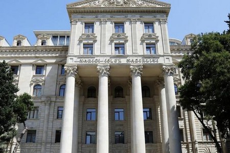 Rusiya tərəfini vəziyyəti süni şəkildə gərginləşdirən addımlardan və bəyanatlardan çəkinməyə çağırırıq -XİN