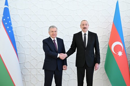 Prezidentlər Xankəndidəki “Businesstex JV” tikiş fabrikinin fəaliyyəti ilə tanış olublar