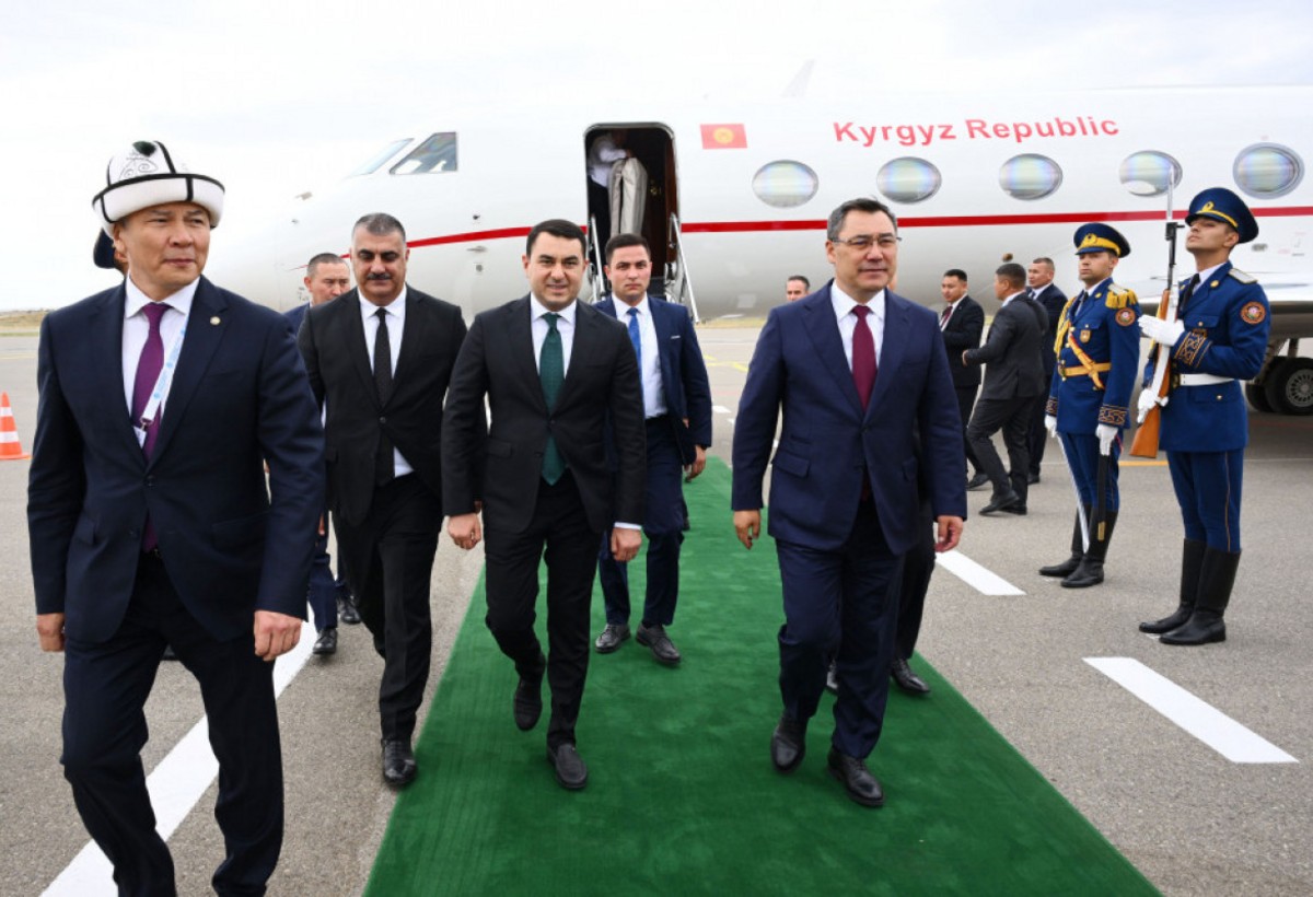Qırğızıstan Prezidenti Sadır Japarov Azərbaycana səfərə gəlib