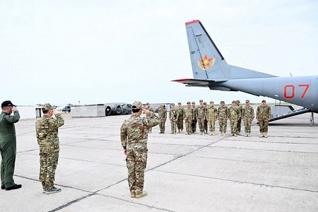 Qazaxıstan hərbçiləri təlim üçün Azərbaycana gəlib