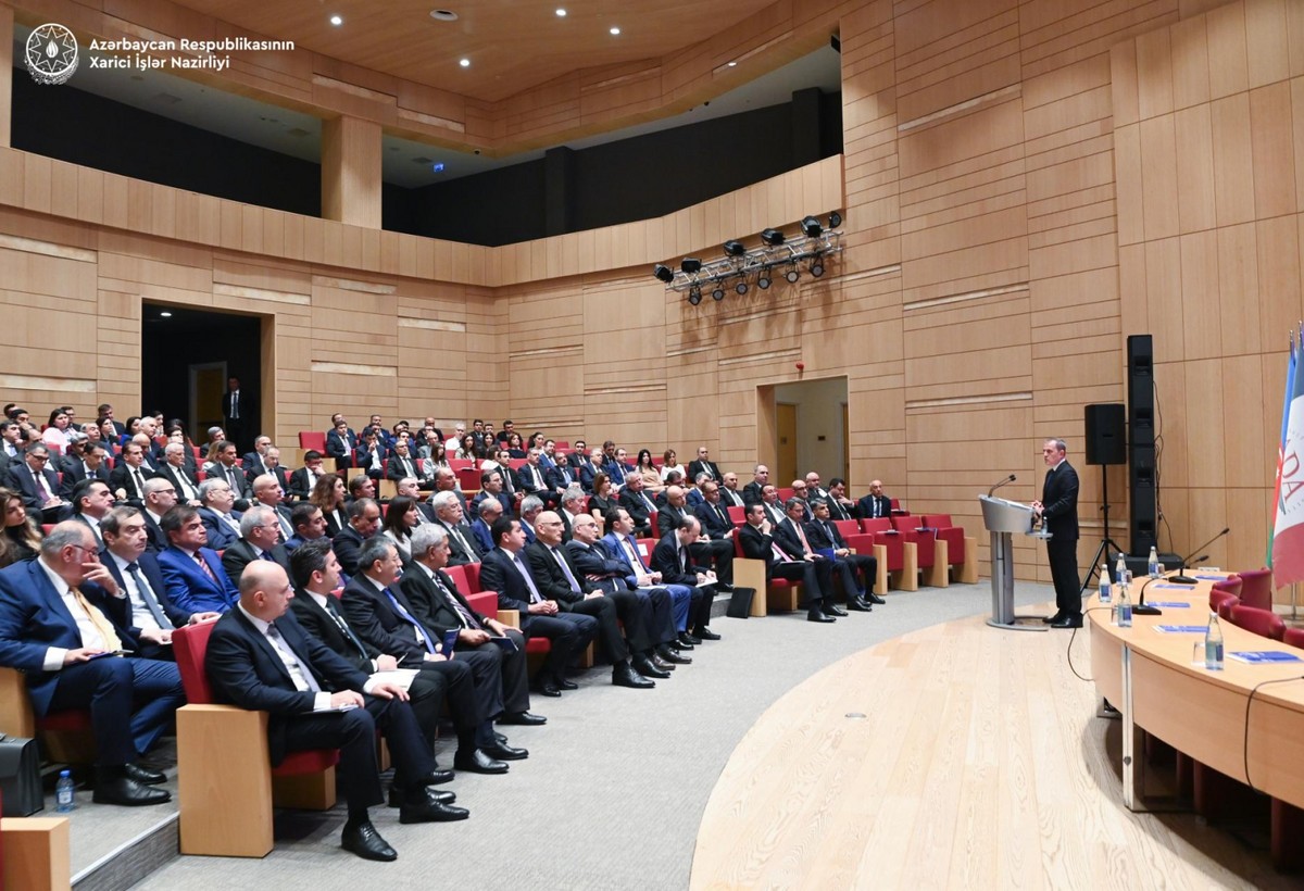 Diplomatların Bakıda müşavirəsi KEÇİRİLİR