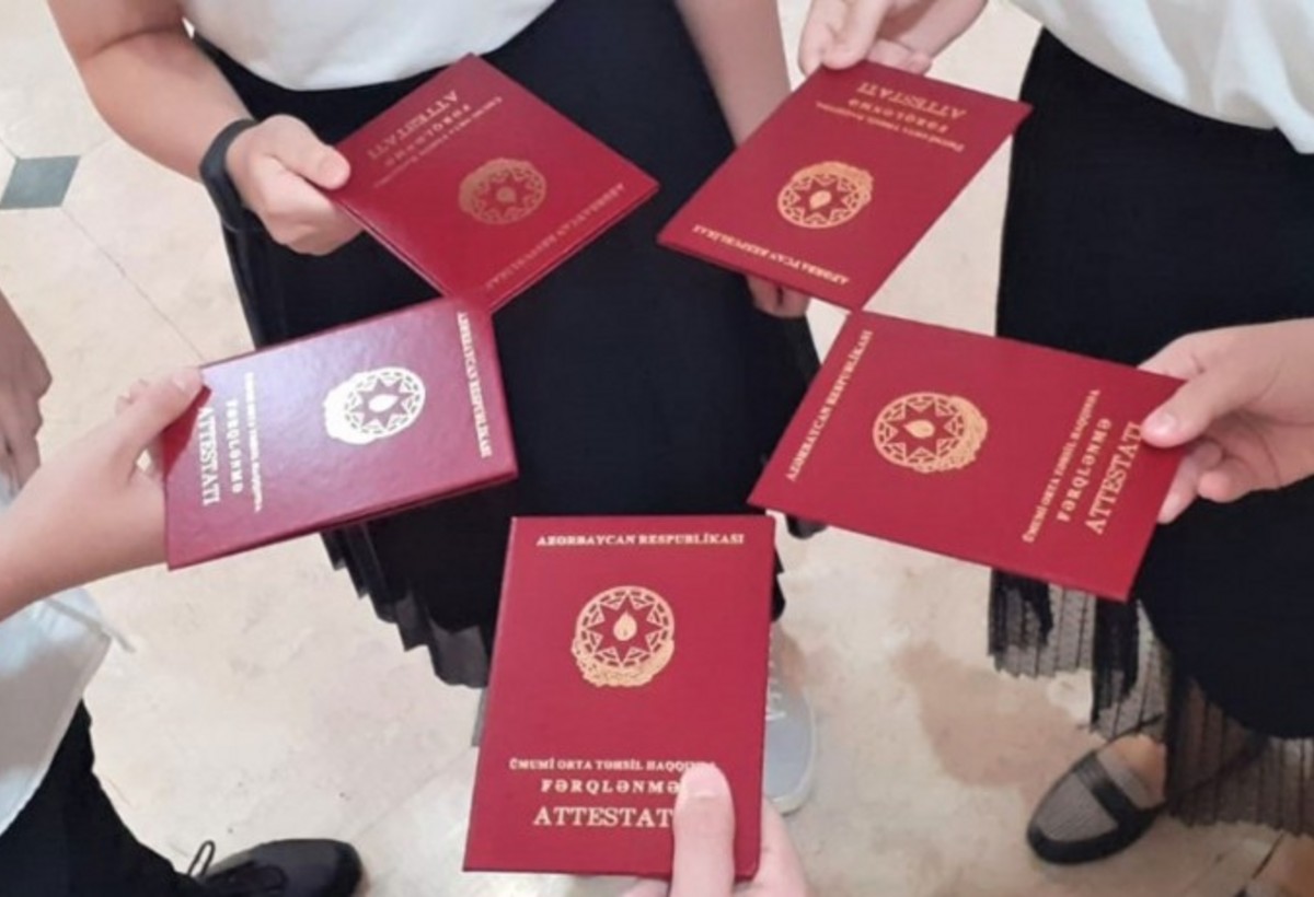Məktəbi fərqlənmə attestatı ilə bitirən şagirdlərin sayı bilinib