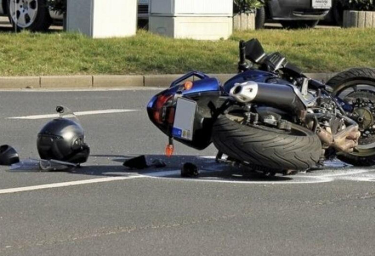 Bakıda moped piyadanı vurdu