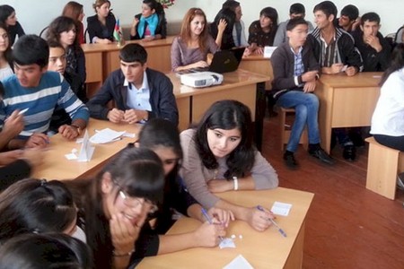 Kolleclərdə Müəllimlik ixtisası üzrə hazırlıq dayandırılıb