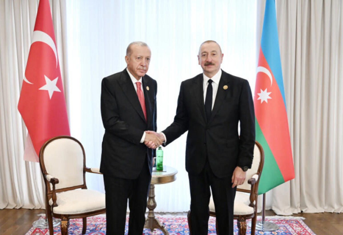 İlham Əliyev Ərdoğana zəng edib, Türkiyə xalqını təbrik edib