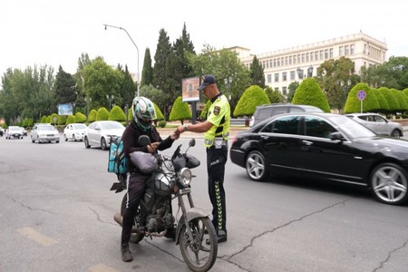 Motosikletlə avtoxuliqanlıq edən sürücü həbs edilib