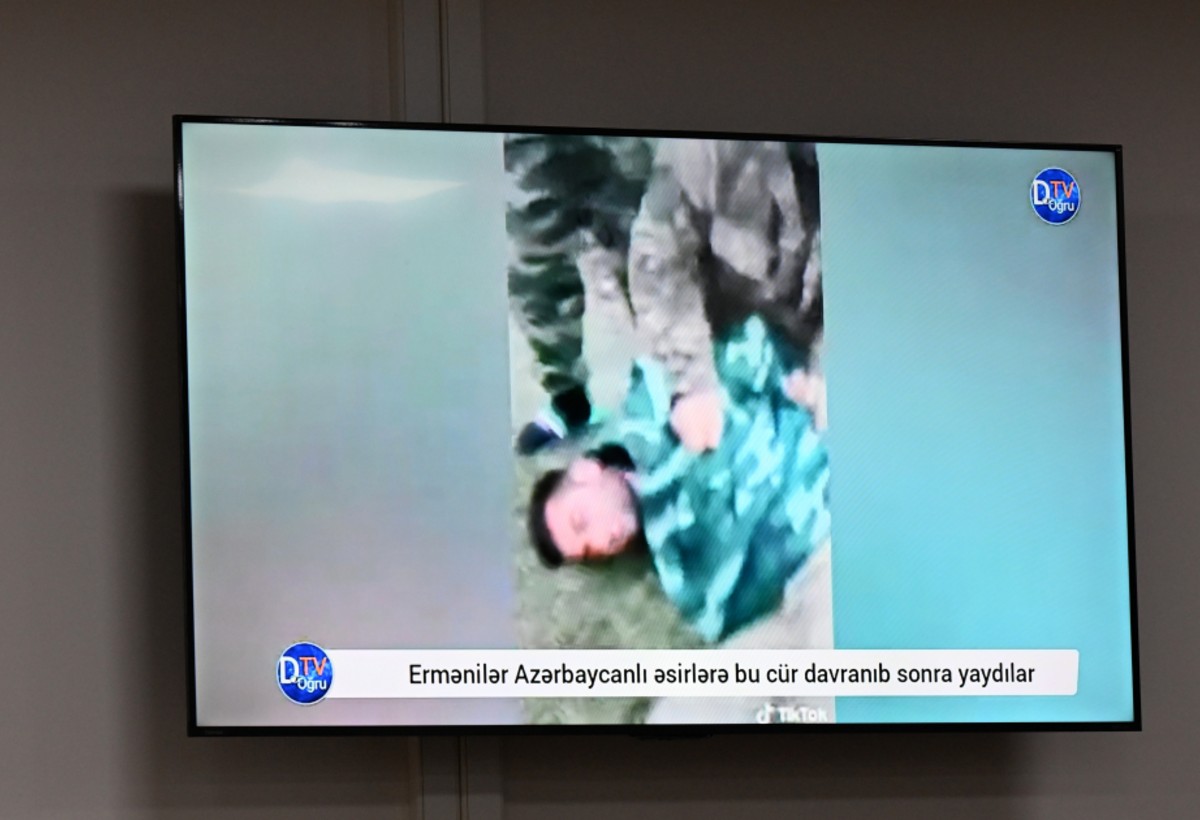Ermənlərin azərbaycanlı əsirlərə işgəncə verdikləri kadrlar məhkəmədə nümayiş etdirildi - FOTO