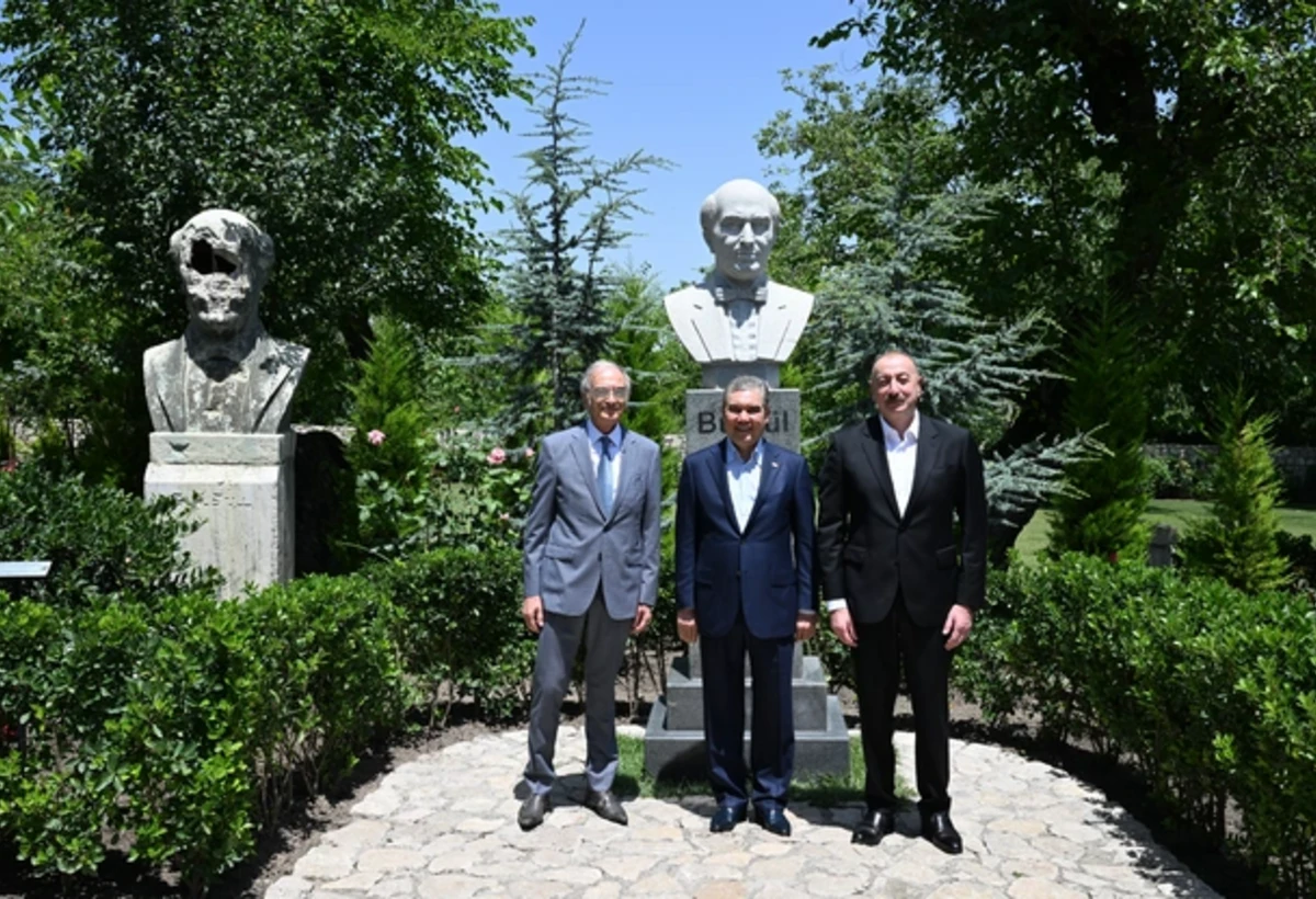 İlham Əliyev və Türkmənistan Xalq Məsləhətinin sədri Şuşada Bülbülün ev-muzeyində olublar